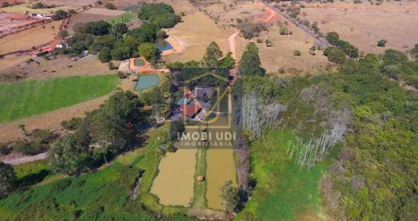 Chácara / sítio com 3 quartos à venda no Jardim Panorama, Araguari 