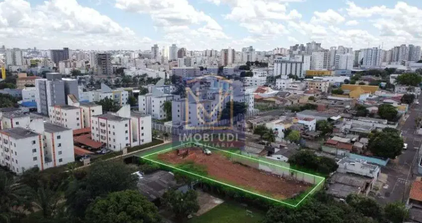 Terreno à venda em Saraiva, Uberlândia