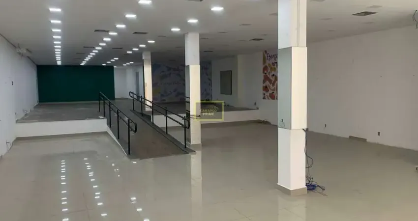 Loja comercial para  locação / venda ótimo ponto comercial a 200 da estação faria lima