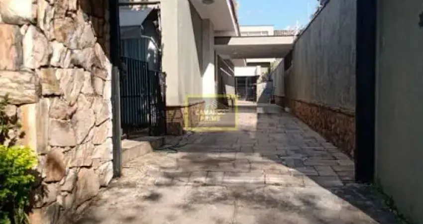 Casa térrea espetacular com 3 suítes, lazer completo e edícula em localização privilegiada!