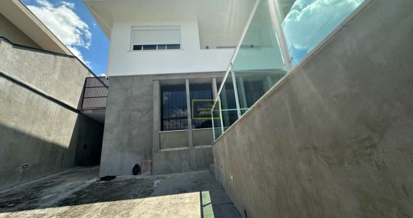 Casa com 04 dormitórios para venda no Jardim das Bandeiras