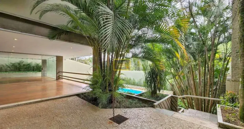 Casa com 900 metros de área construída , no morumbi, região club paineiras