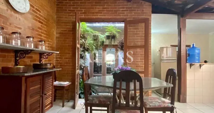 Casa com 3 quartos à venda na Rua Olegário Ponciano Werner, 21, Vila Mury, Volta Redonda