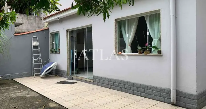 Casa com 2 quartos à venda na Rua Setecentos e Cinqüenta e Dois, 1000, Casa de Pedra, Volta Redonda