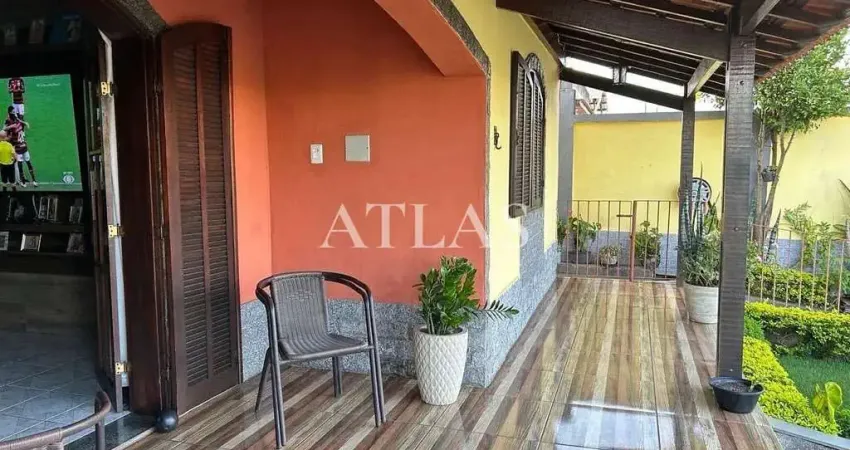 Casa com 3 quartos à venda na Avenida Jaraguá, 15, Retiro, Volta Redonda