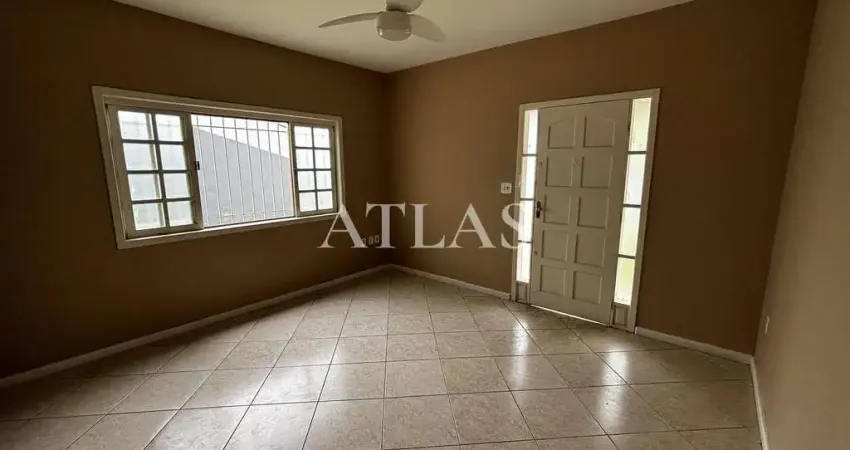 Casa com 3 quartos à venda na Rua Itamar de Assis Pereira, 694, Jardim Amália, Volta Redonda