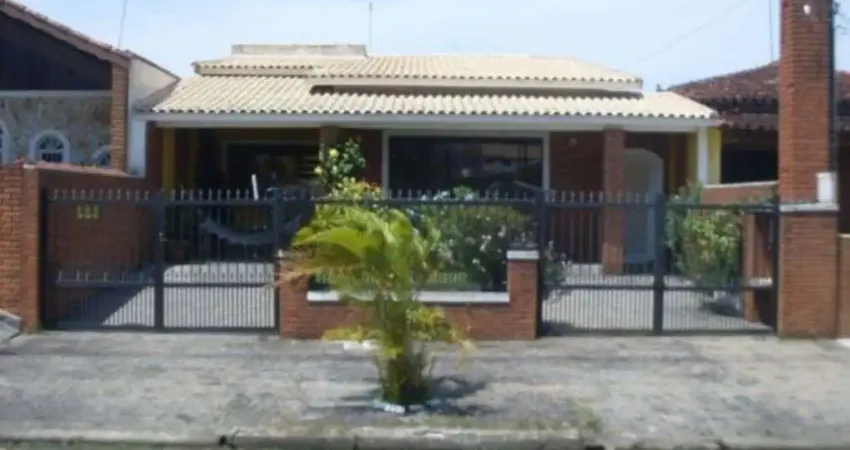 Casa para Venda em Itanhaém, Balneário Oásis, 3 dormitórios, 1 suíte, 1 banheiro, 3 vagas