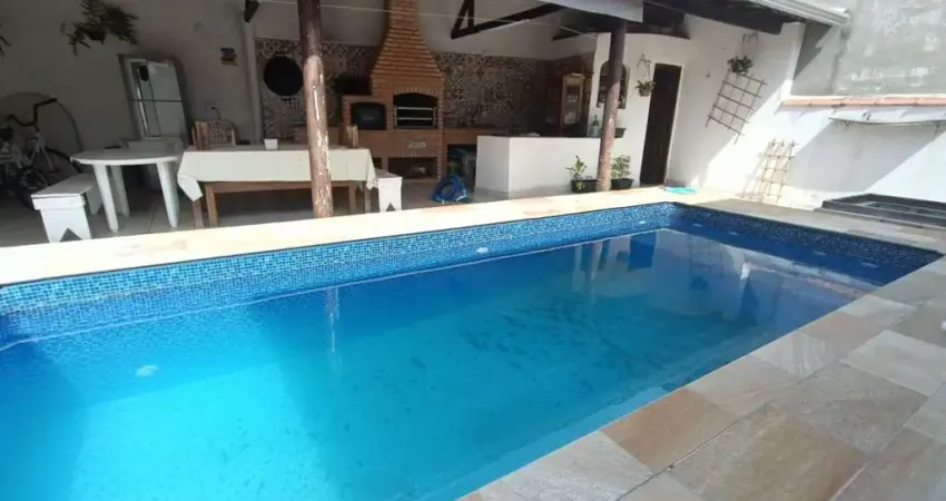 Casa para Venda em Itanhaém, Tupy, 4 dormitórios, 1 suíte, 2 banheiros, 6 vagas