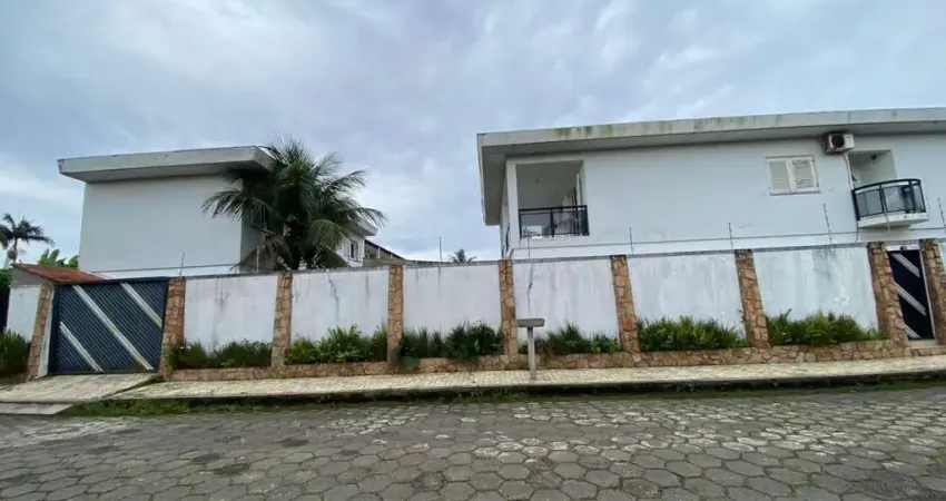 Casa para Venda em Itanhaém, Jardim Umuarama, 2 dormitórios, 2 suítes, 1 banheiro, 2 vagas