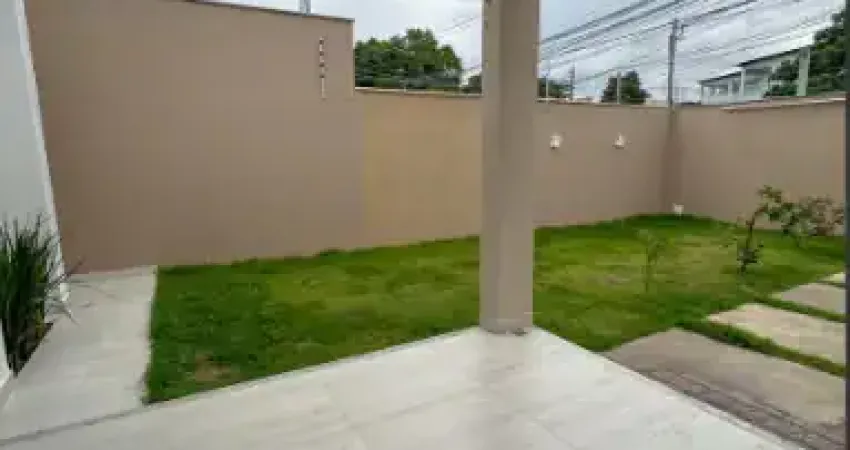 Casa em capim macio sf33 com 2 quartos amplos, quintal, garagem para 2 carros