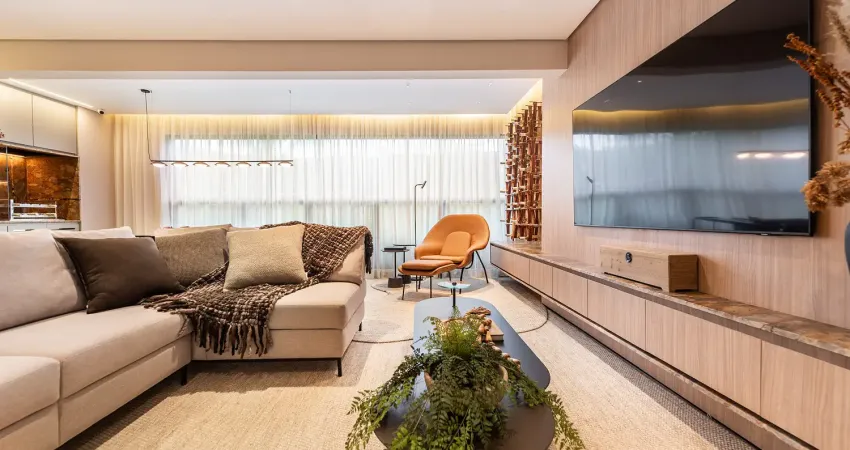 Cobertura duplex, 4 dormitórios, 3 suites, 2 vagas de garagem e depósito.