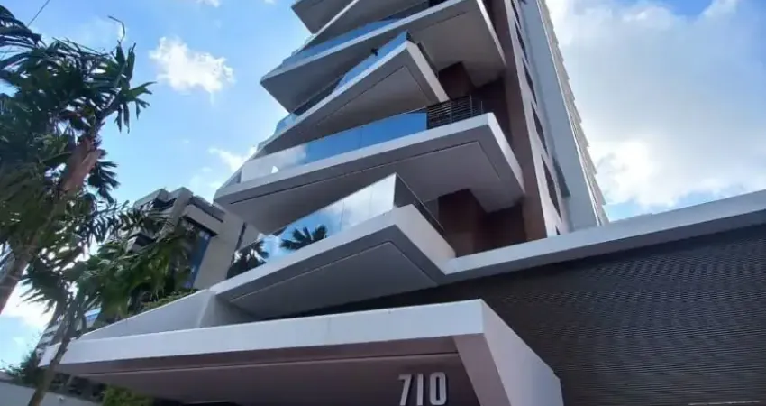 Lindo apartamento alto padrão localizado no meireles, 3 suítes, 4 vagas , 3 suites