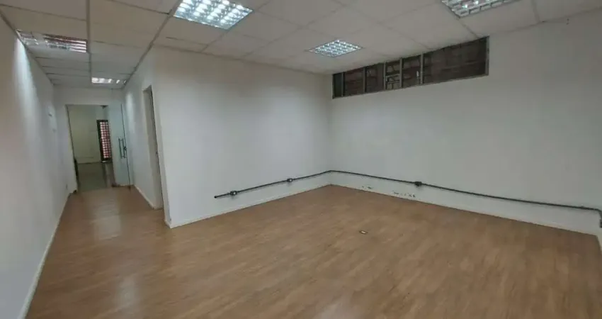 Salão industrial para locação em americana, 528m², 3 banheiros