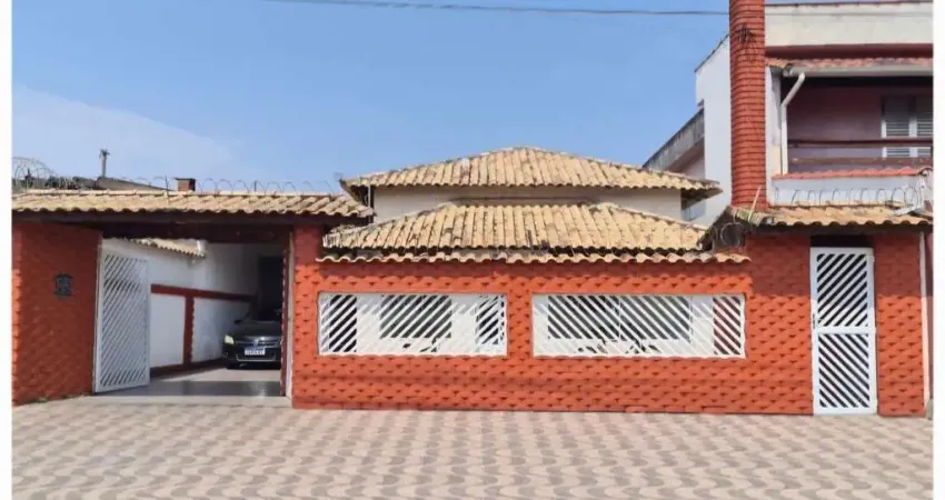 Casa para Venda em Mongaguá, Jardim Santana, 3 dormitórios, 2 suítes, 1 banheiro, 3 vagas