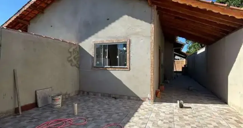 Casa para Venda em Itanhaém, Loty, 2 dormitórios, 1 suíte, 3 banheiros, 4 vagas