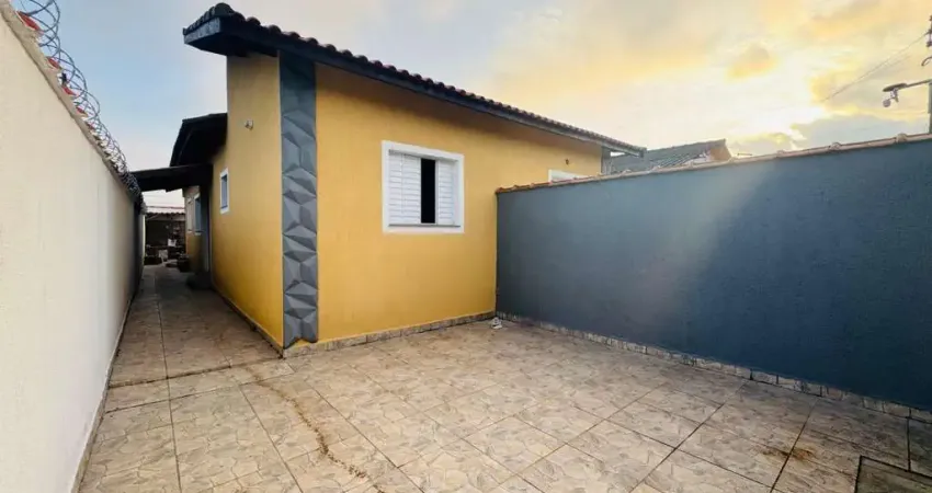 Casa para Venda em Itanhaém, Bopiranga, 2 dormitórios, 1 suíte, 1 banheiro, 2 vagas