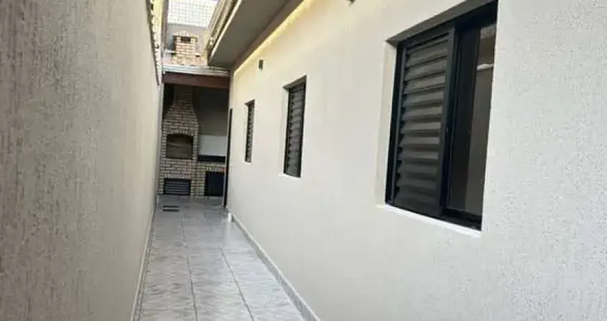 Casa para Venda em Praia Grande, Guilhermina, 3 dormitórios, 1 suíte, 3 banheiros, 2 vagas