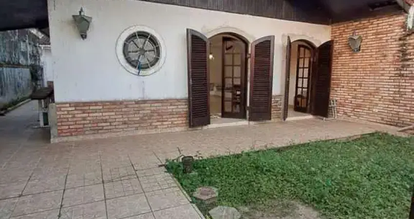 Casa para venda em itanhaém, loty, 3 dormitórios, 2 banheiros, 6 vagas