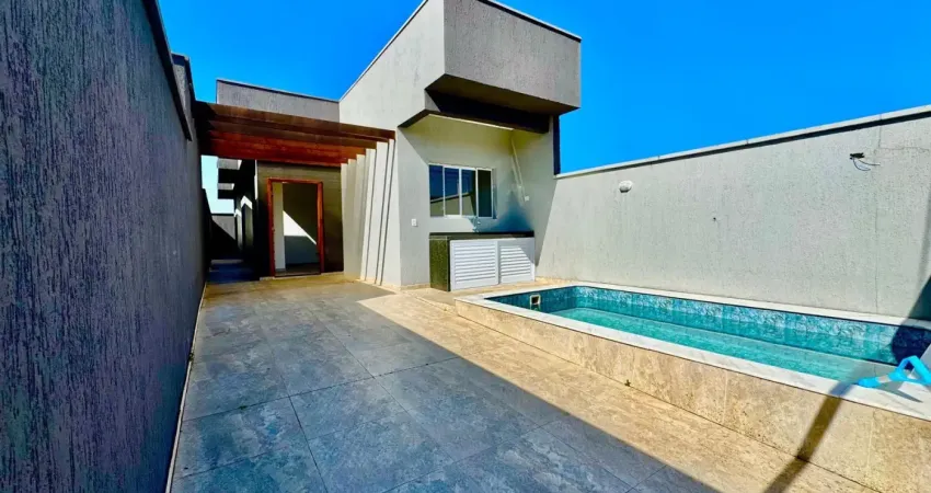 Casa com piscina na praia para venda em peruibe, litoral sul de sp