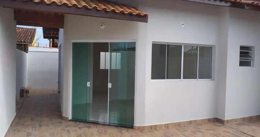 Casa para Venda em Itanhaém, Tupy, 3 dormitórios, 1 suíte, 1 banheiro, 3 vagas