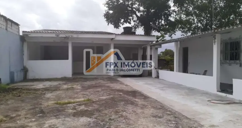 Casa para Venda em Itanhaém, Jardim Umuarama, 3 dormitórios, 1 suíte, 1 banheiro, 6 vagas