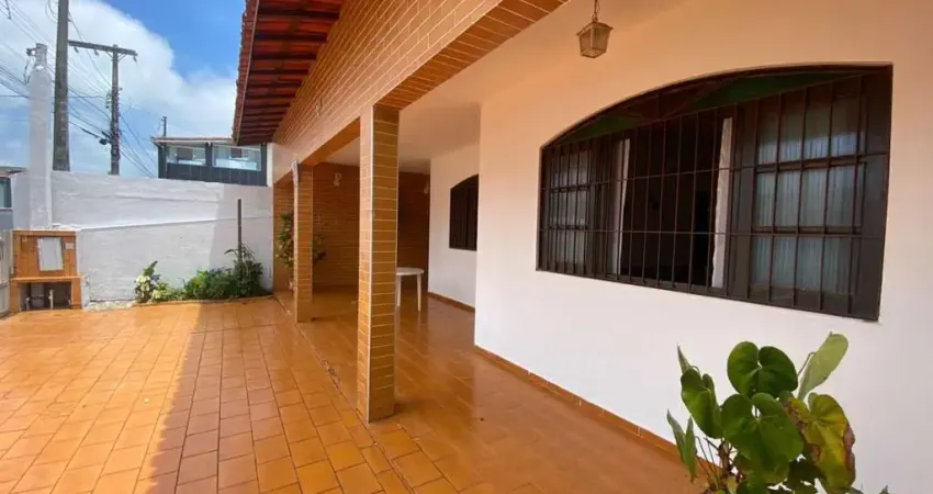 Casa para Venda em Itanhaém, Nova Itanhaém, 3 dormitórios, 3 banheiros, 4 vagas