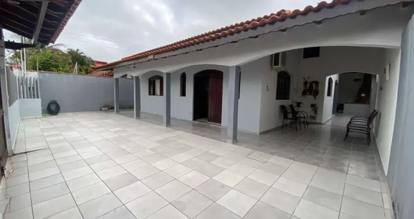 Casa para venda em itanhaém, bopiranga, 3 dormitórios, 1 suíte, 2 banheiros, 5 vagas