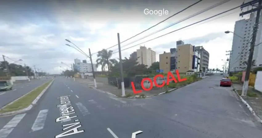 Terreno à venda no Solemar, Praia Grande