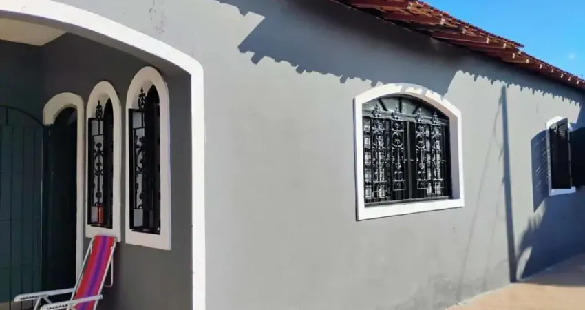 Casa para Venda em Mongaguá, Itaguaí, 2 dormitórios, 1 banheiro, 2 vagas