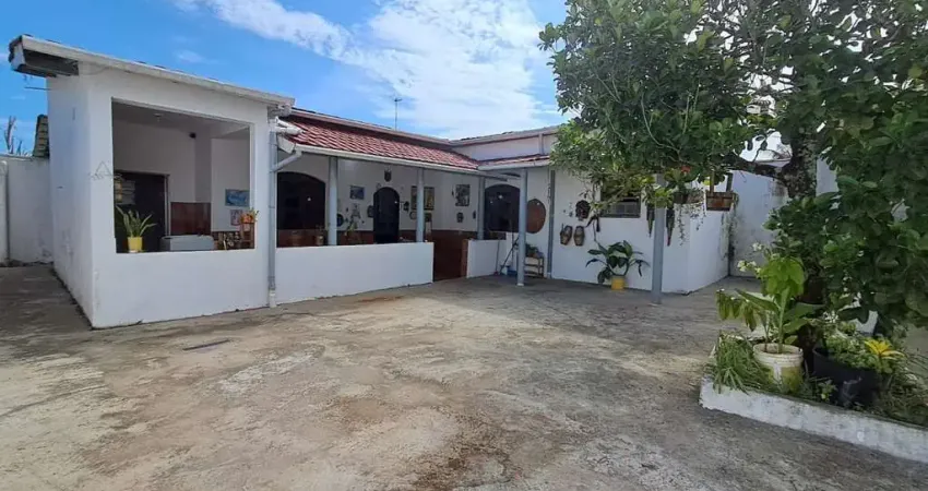 Casa para Venda em Itanhaém, Gaivotas, 2 dormitórios, 2 suítes, 3 banheiros, 4 vagas
