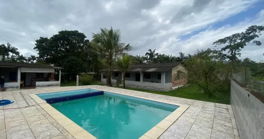 Chácara no jardim aguapeú em itanhaém, litoral sul de são paulo