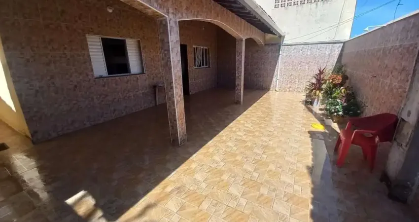 Casa para venda em itanhaém, tupy, 3 dormitórios, 1 suíte, 2 banheiros, 3 vagas