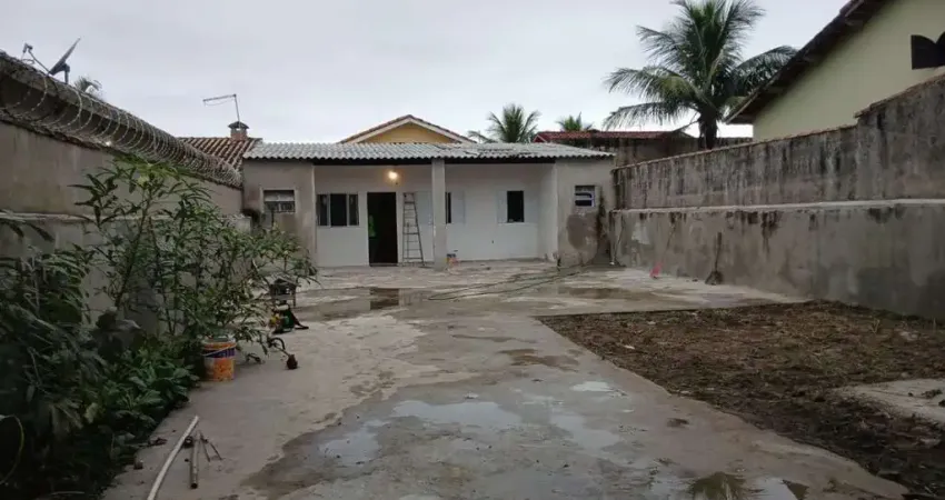 Casa para venda em itanhaém, tupy, 2 dormitórios, 1 suíte, 1 banheiro, 6 vagas