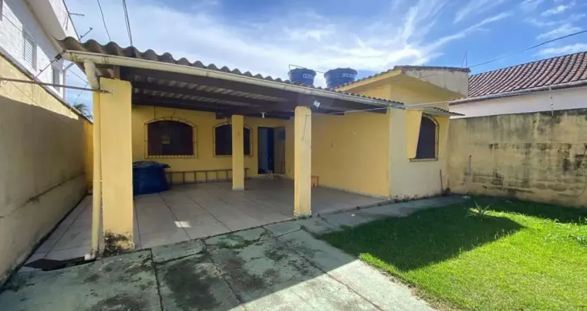 Casa para Venda em Itanhaém, 2 dormitórios, 2 banheiros, 4 vagas