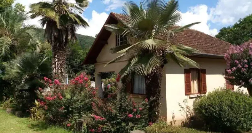 Casa com 3 quartos à venda na Rua Emílio Dinnebier Filho, 188, Linha Brasil, Nova Petrópolis