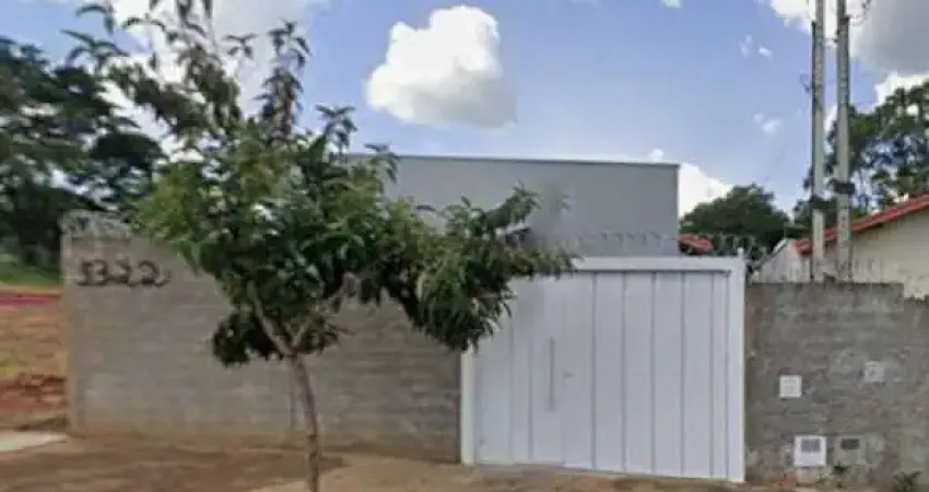 Casa à venda na Avenida Júlio Scutti, Azulville I, Matão