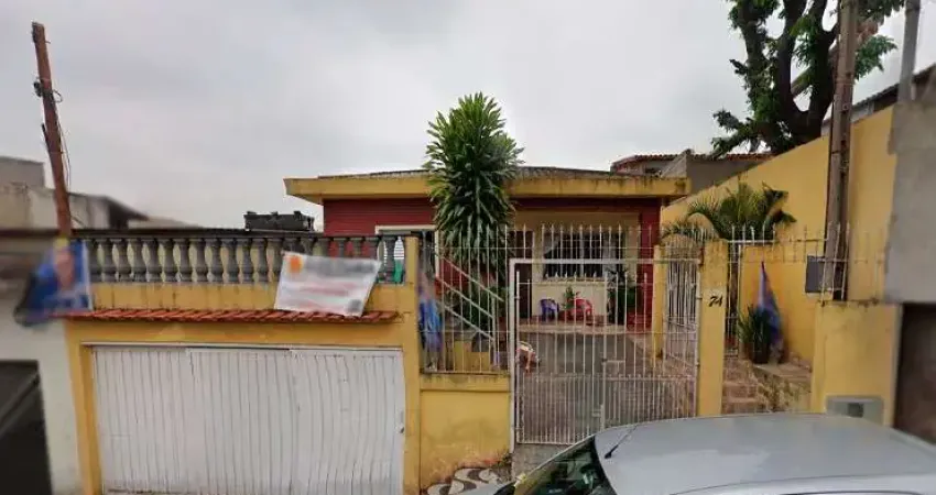 Casa à venda na Rua José Carlos Pace, Cruz Preta, Barueri