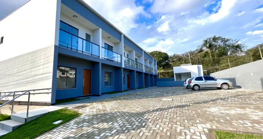 Sobrado 02 dormitórios com 01 vaga no real parque, são josé - sc