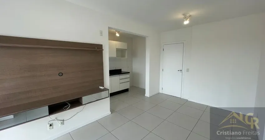 Apartamento com 02 dormitórios sendo 01 suite e com 02 vagas de garagem no bairro areias em são josé-sc