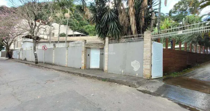 Casa com 4 quartos à venda na Rua Humaitá, 70, Paineiras, Juiz de Fora