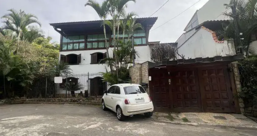 Casa com 3 quartos à venda na Rua Antônio Manganelli, 94, Passos, Juiz de Fora