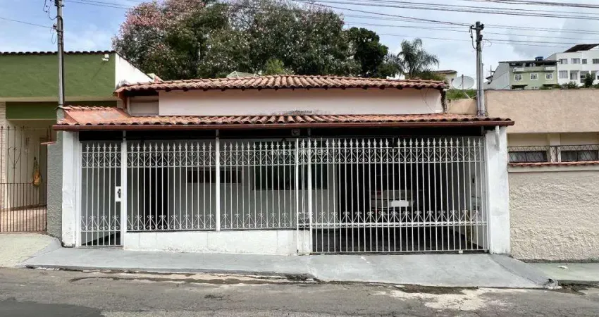 Casa com 4 quartos à venda na Rua Alfredo Teixeira Lopes, 170, Jardim do Sol, Juiz de Fora