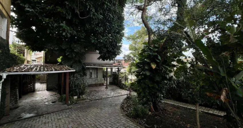 Casa com 3 quartos à venda na Rua Almiro Ribeiro de Toledo, 312, Jardim de Alá, Juiz de Fora