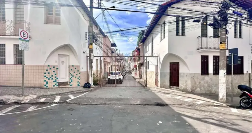 Casa comercial à venda na Travessa Professor Leonelo Fortini, 24, Centro, Juiz de Fora