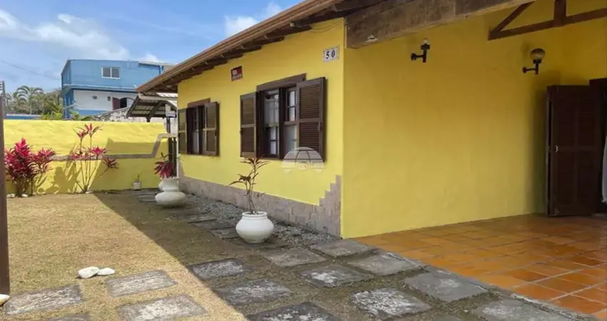 Casa com 3 quartos à venda na Rua Campo Mourão, 50, Balneário Flamingo, Matinhos