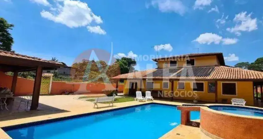 Casa térrea com 6 Dormitórios - Condomínio Residencial Los Álamos - Jardim Vargem Grande - Cotia/SP