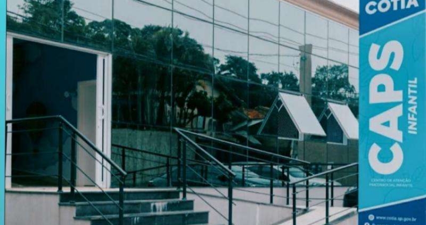Sala comercial para alugar na Rua Topázio, Jardim Nomura, Cotia