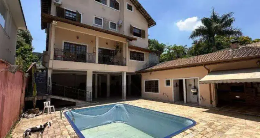 CASA - 04 SUÍTES - COND. PARQUE SÃO PAULO - JD. IPES - COTIA/SP