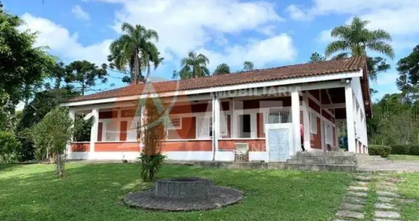 Sitio (V) com linda Casa 04 Dormitórios - Embu Guaçu - SP