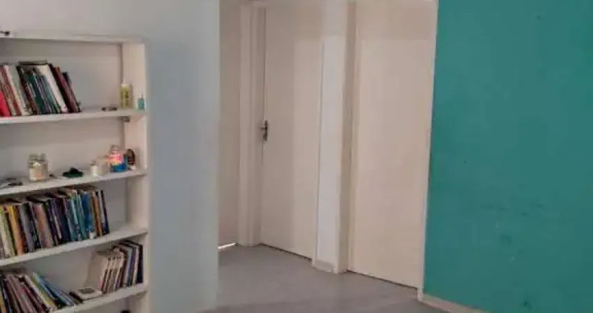 Apartamento com 02 Dormitórios - Edifício Crisantemo - Rio das Pedras - Cotia/SP
